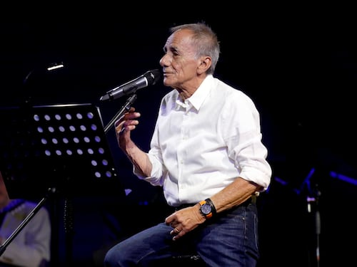 "Mi rubarono le mutande", "Lo querelo": scontro tra Vecchioni e il figlio di La Russa