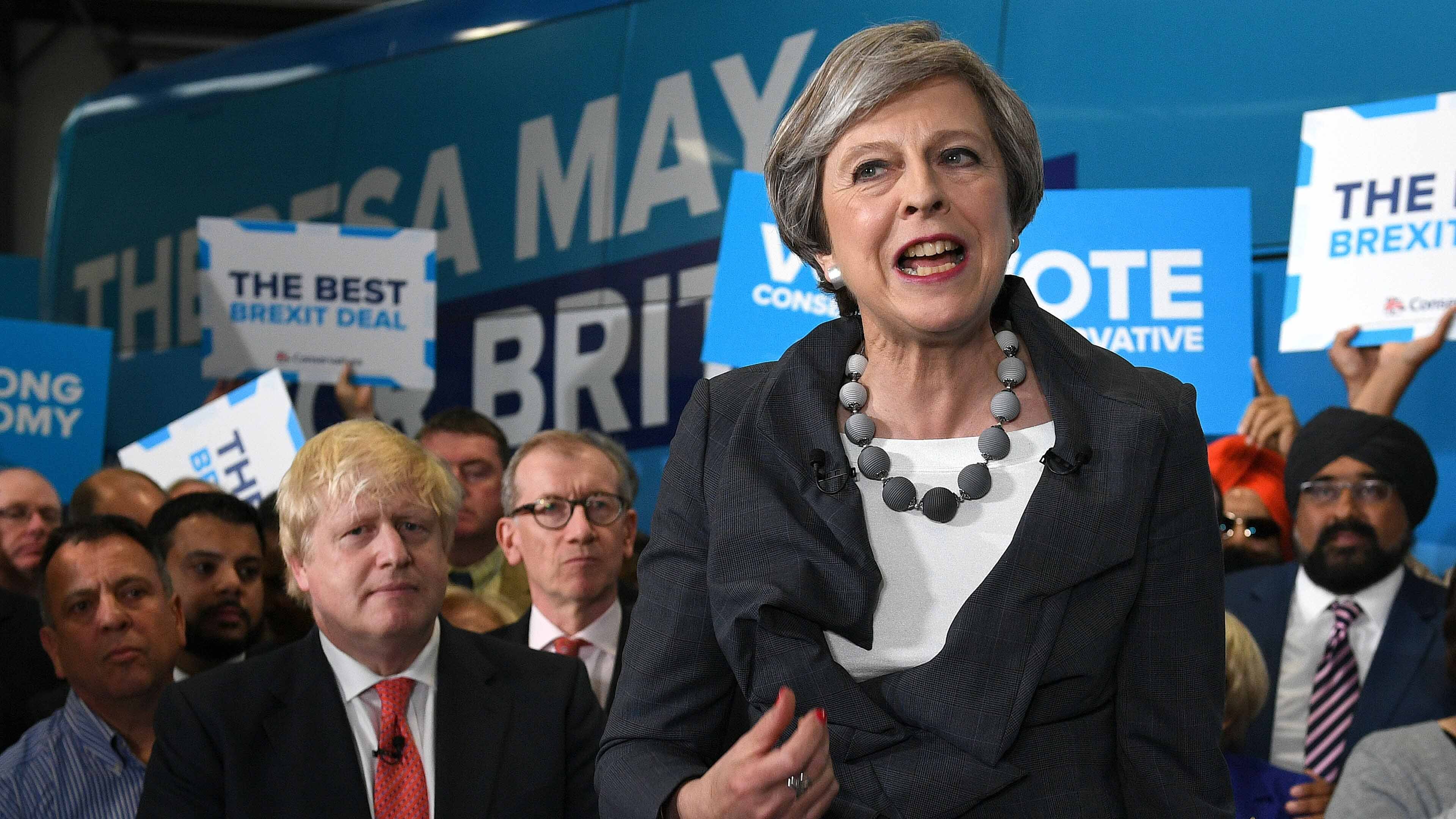May: "Pronti a stracciare i diritti umani per combattere i terroristi"
