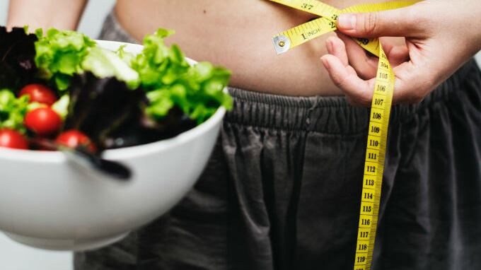 Obesità femminile: quali fattori contribuiscono?