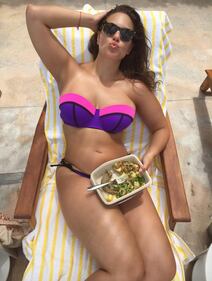Ashley Graham, la modella curvy che fa impazzire il mondo 9
