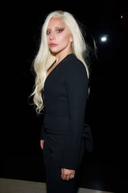Lady Gaga, sobria ma seno in vista alla New York Fashion Week 5