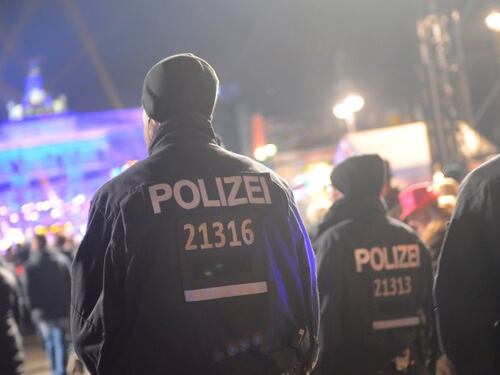 Follia di Capodanno: per evitare molestie alle donne Berlino le chiude in un ghetto