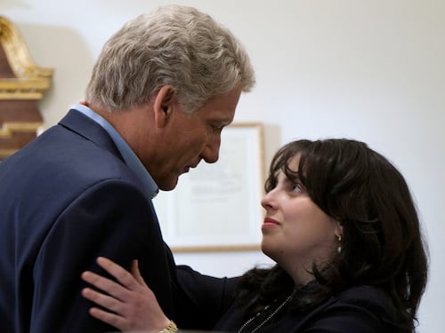 American Crime Story: Impeachment, lo scandalo sessuale che ha travolto Bill Clinton