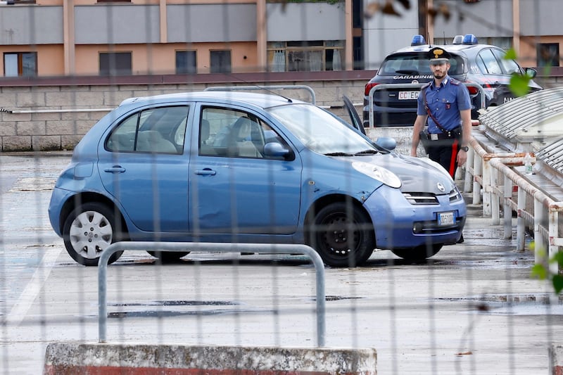 Coppia trovata morta a Roma: la scientifica al lavoro 6