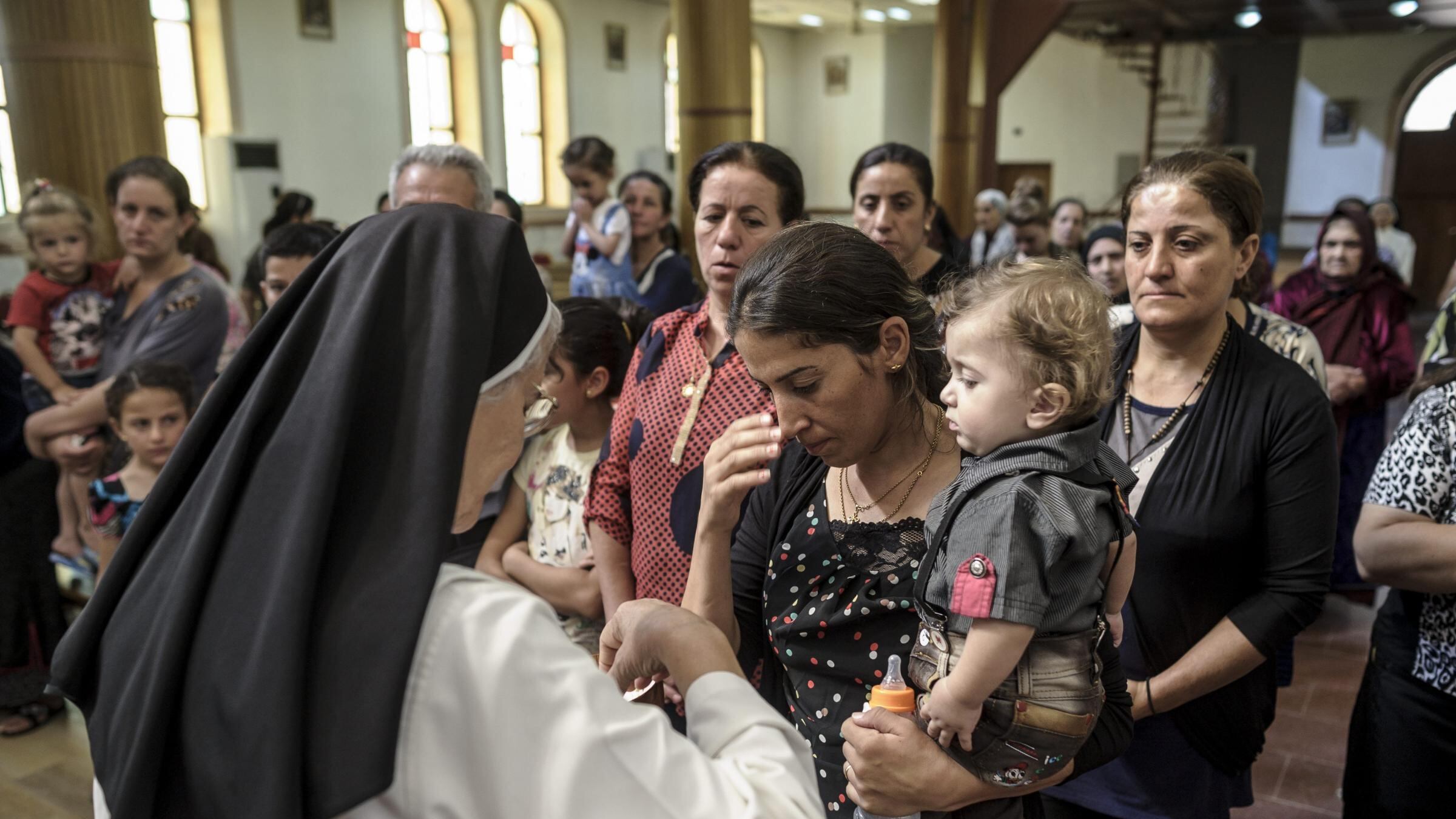 "Stop alla preghiera cristiana prima dei pasti". Bufera sulla rettrice di un college di Oxford