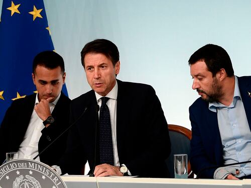 Sondaggi, tecnici e Mattarella: il dietrofront sulla manovra di Di Maio e Salvini