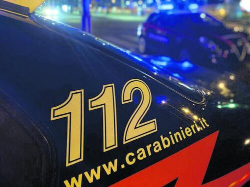 Ragazzo di 23 anni accoltellato più volte. È grave, ma non in pericolo di vita