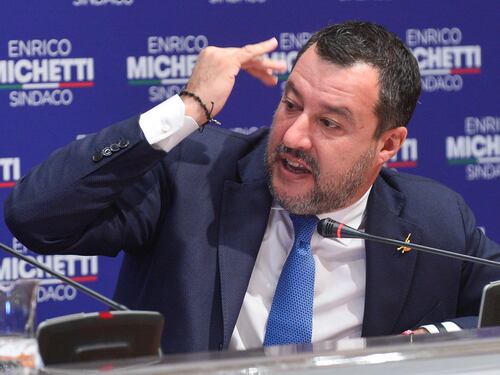 Salvini chiude l'epoca delle felpe. "Via ai congressi, nuovi dirigenti"