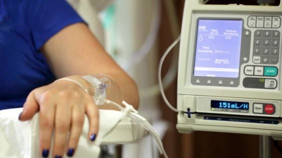 Sua figlia è malata di cancro e i colleghi gli donano 350 giorni di ferie