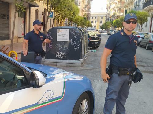 Taranto, neonato abbandonato in un cassonetto. Ritrovata la madre, scatta la gara di solidarietà