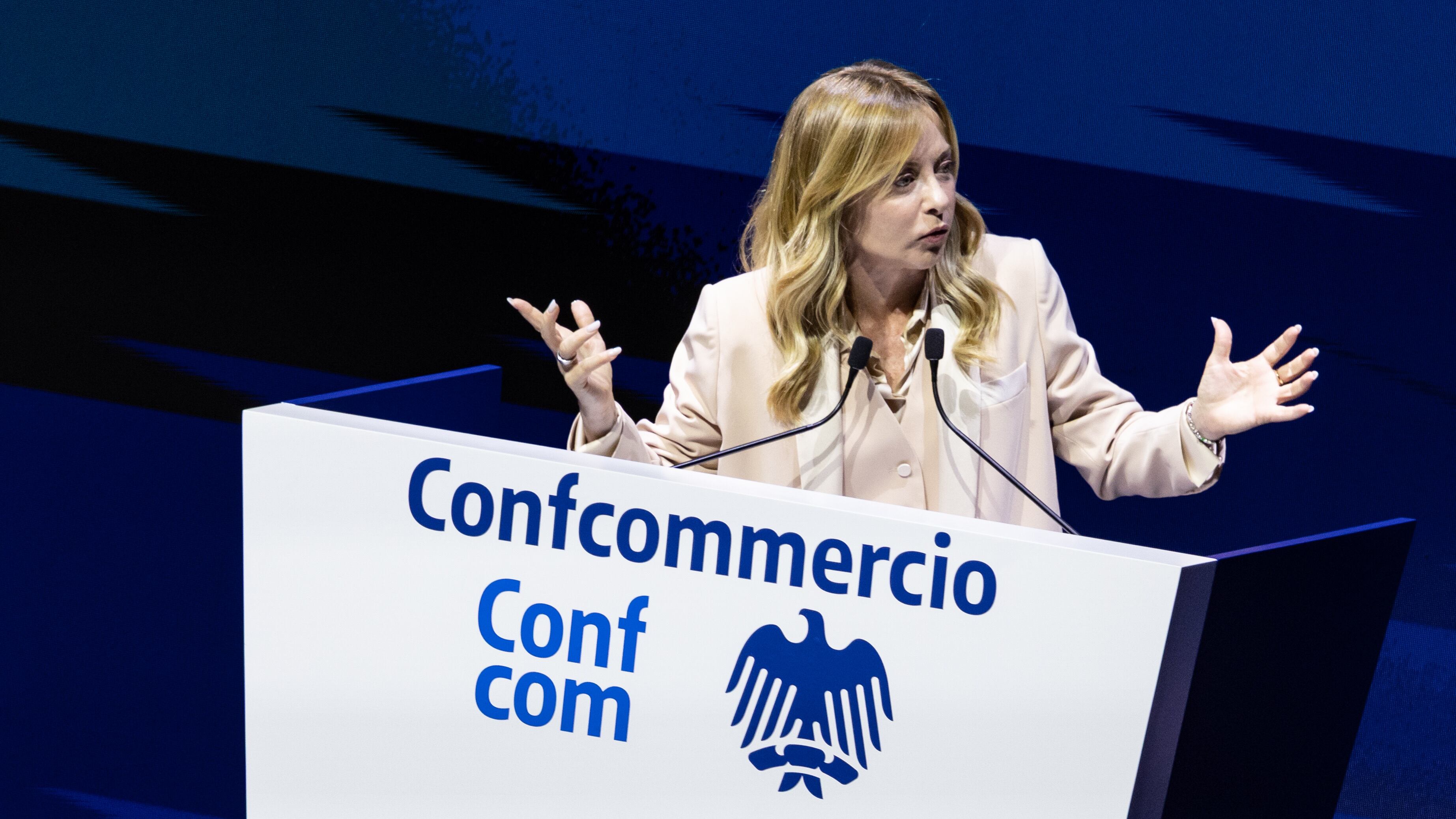 La stoccata della Meloni alla sinistra: "Tassare il patrimonio? Noi lavoriamo perché gli italiani possano ambire ad averlo"