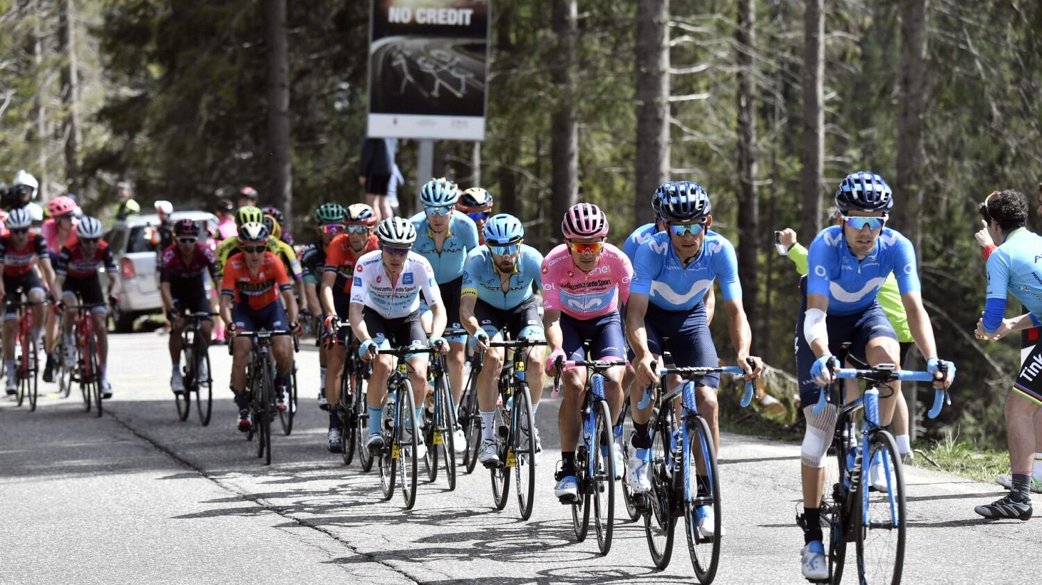 Giro d'Italia, 20a tappa: vince Pello Bilbao. Carapaz sempre in rosa