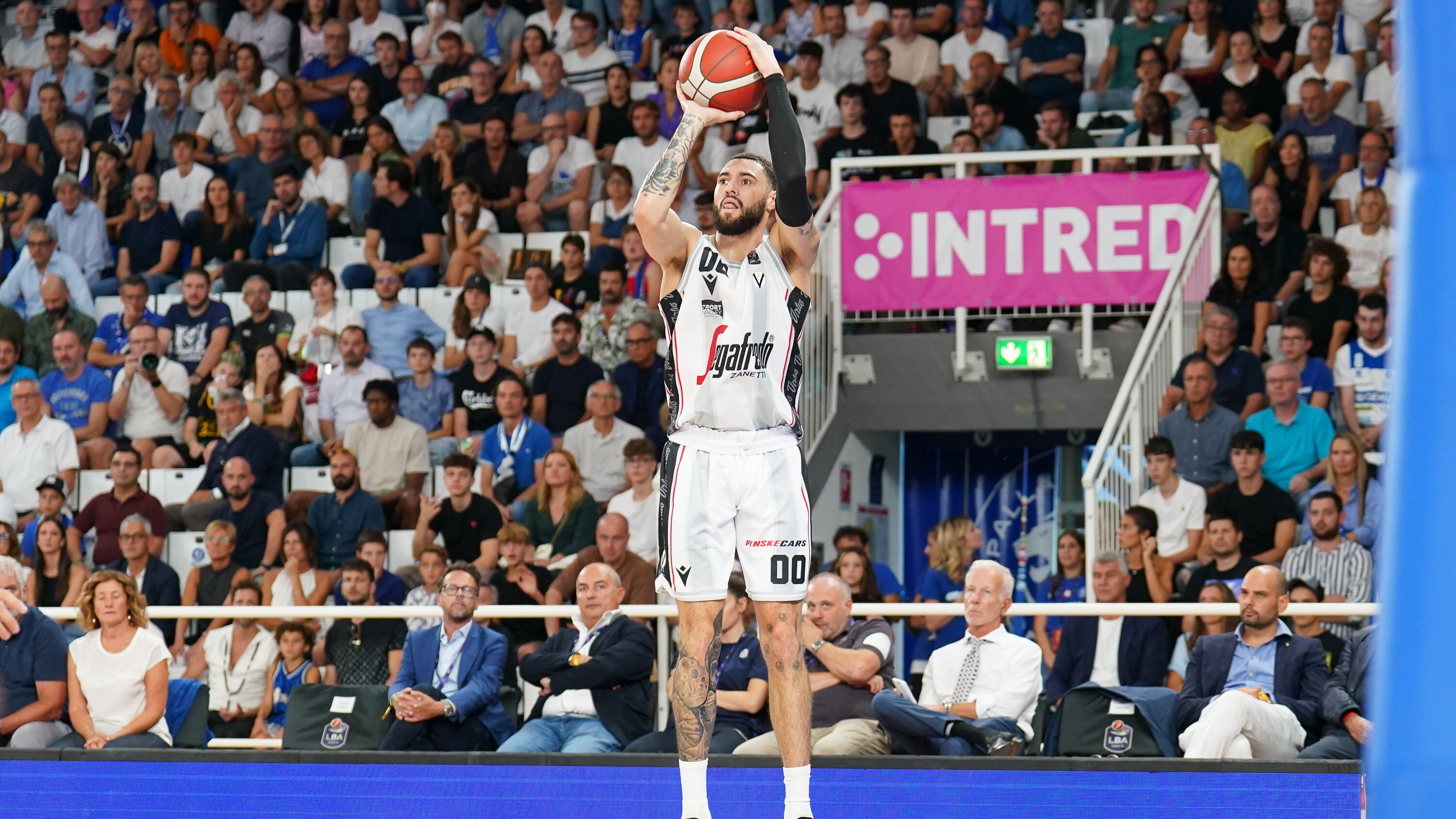 Bologna sul velluto, Banchi vince già il primo trofeo