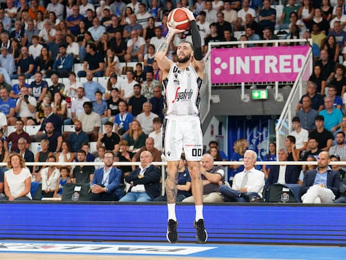 Bologna sul velluto, Banchi vince già il primo trofeo