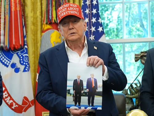 Mano tesa a Putin, altro ultimatum di Trump