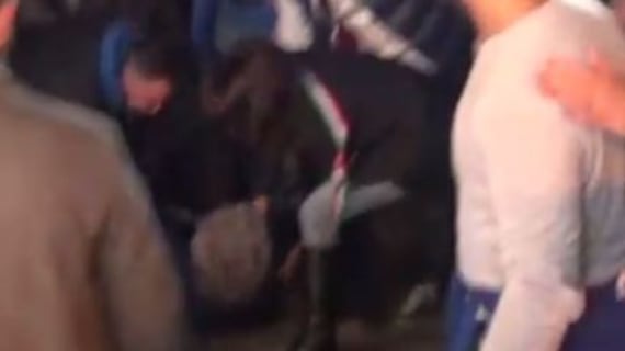 Se a Roma Grillo cade in una buca della Raggi