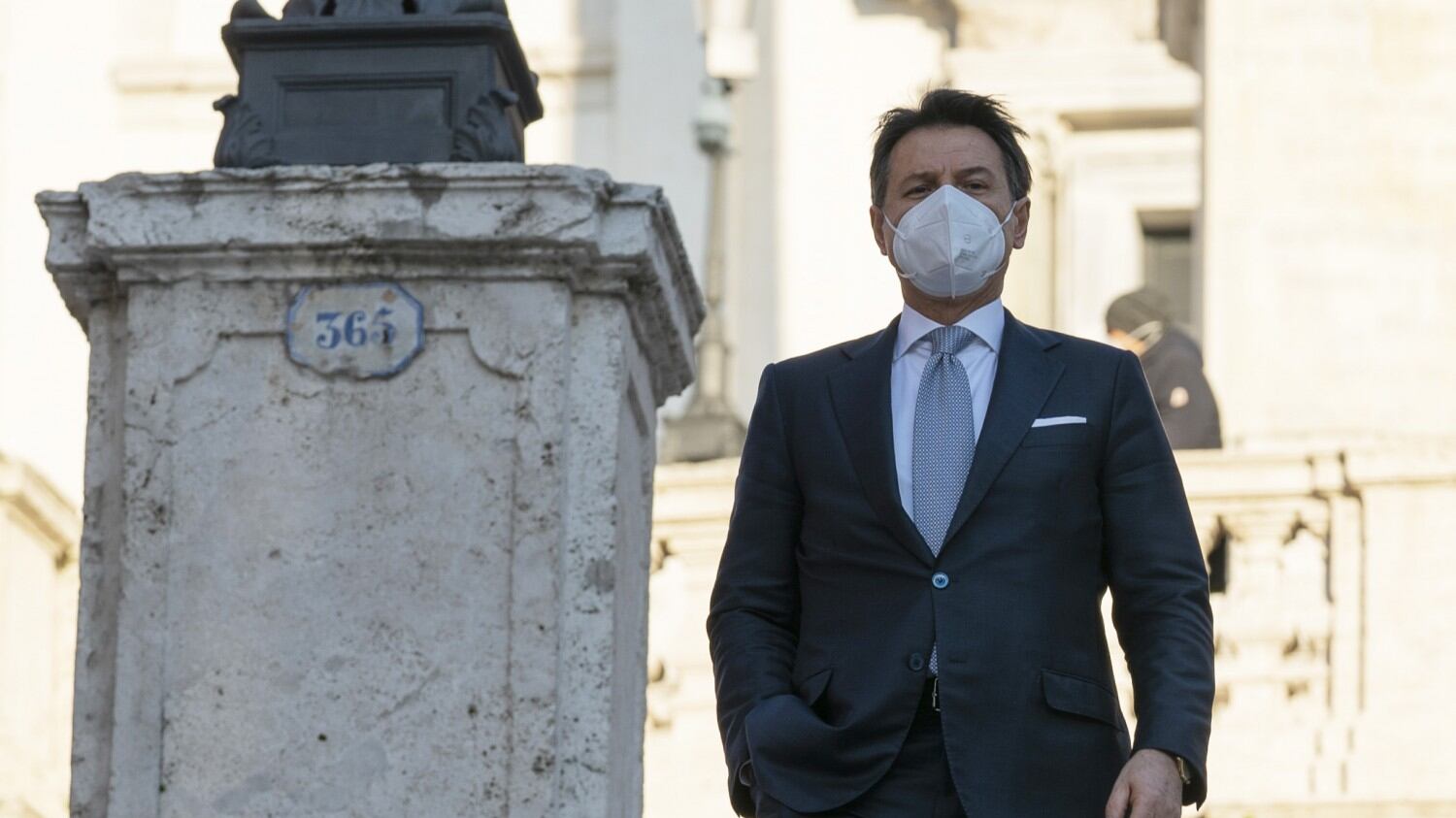 Il "Maie" non basta. Caccia disperata ai voti dei peones: "Ne servono dieci"