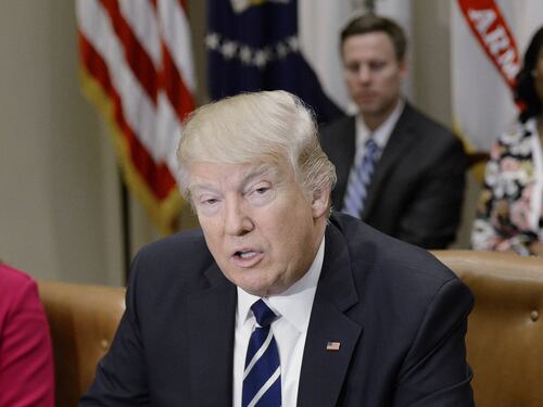 L'accusa del Nyt: "Collaboratori di Trump in contatto con i servizi russi"