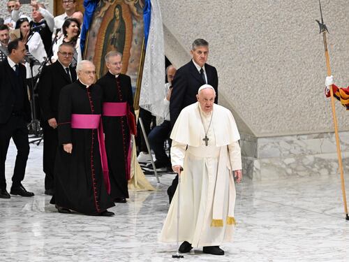 "Non sto bene". E Papa Francesco rinuncia a leggere il discorso