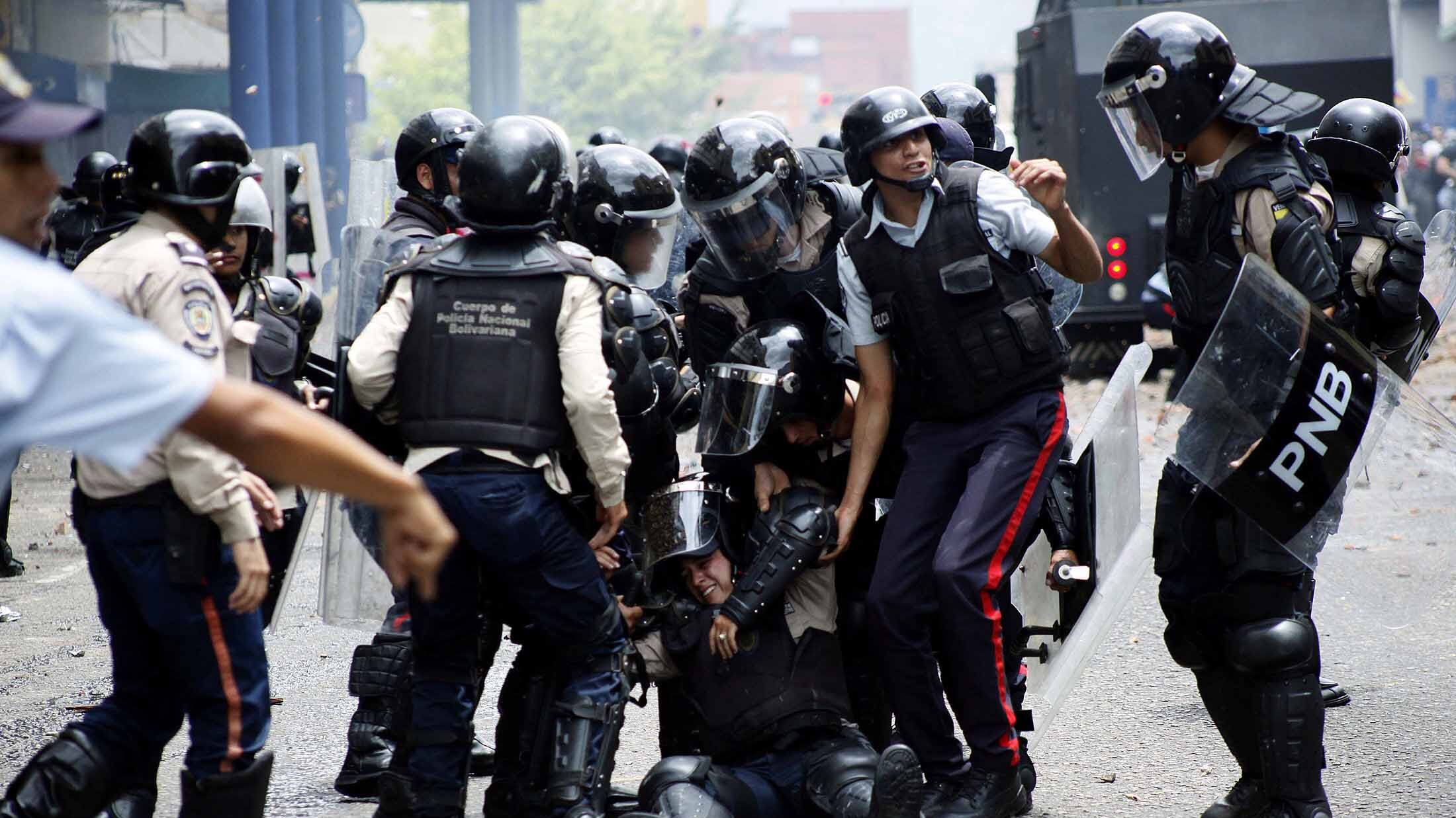 Venezuela, finisce in strage la rivolta dei detenuti