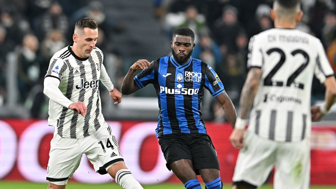 Juventus-Atalanta, gol e spettacolo: finisce 3-3. Cori e striscioni contro la vecchia società