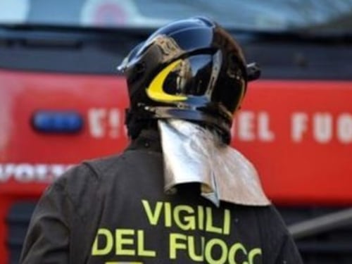 Tragico rogo in casa: anziana e figlio disabile muoiono abbracciati
