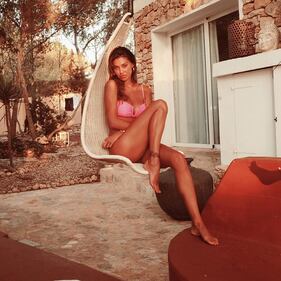 Belen Rodriguez riapre il book di foto giovanili 18