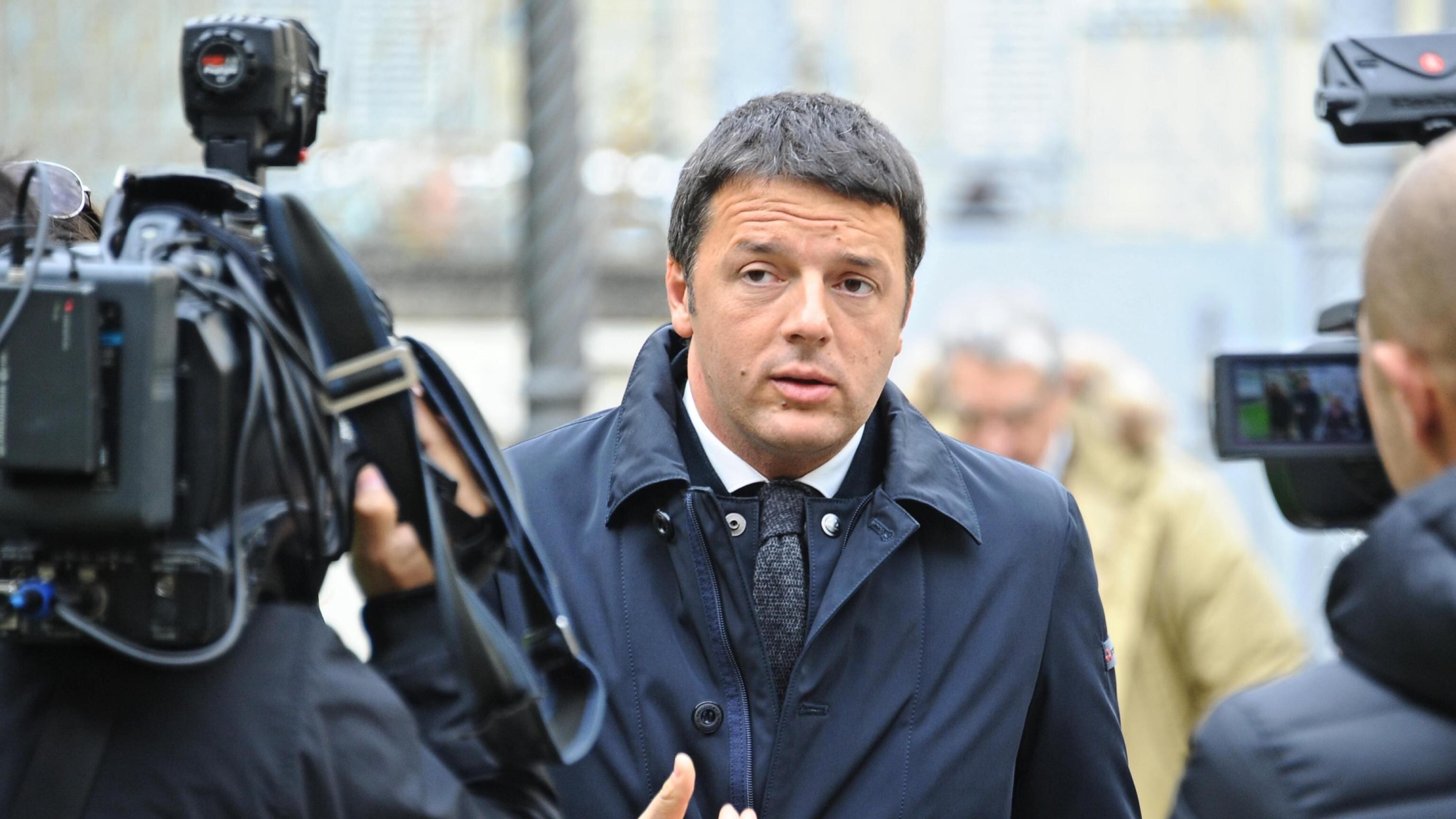 Renzi asfalta il governo: "O fa come dico io o finish"