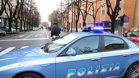 Espulso dall'Italia nel 2013, romeno aggredisce agenti