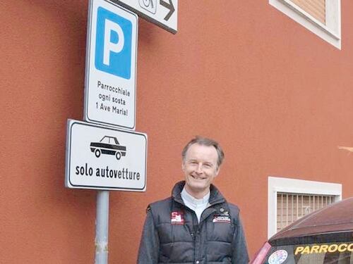 Garage in parrocchia. Ora la chiesa raccoglie l'obolo coi parcheggi