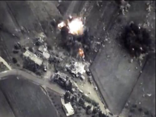 "In Siria quattro mesi di raid russi". Primi contatti con Washington