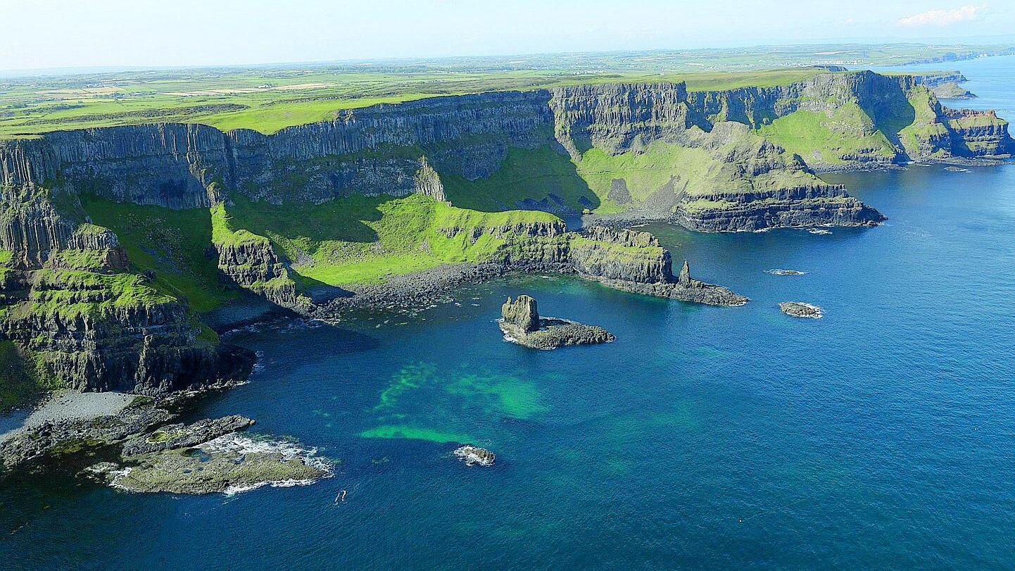 Nell'isola di Smeraldo fra storia e Giro d'Italia