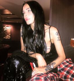 Nina Moric hot dopo la doccia 25