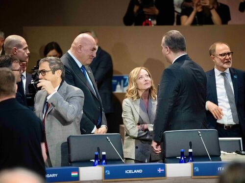 Meloni e i dubbi di Salvini sulle armi a Kiev: nessun problema, la linea dell'Italia è chiara