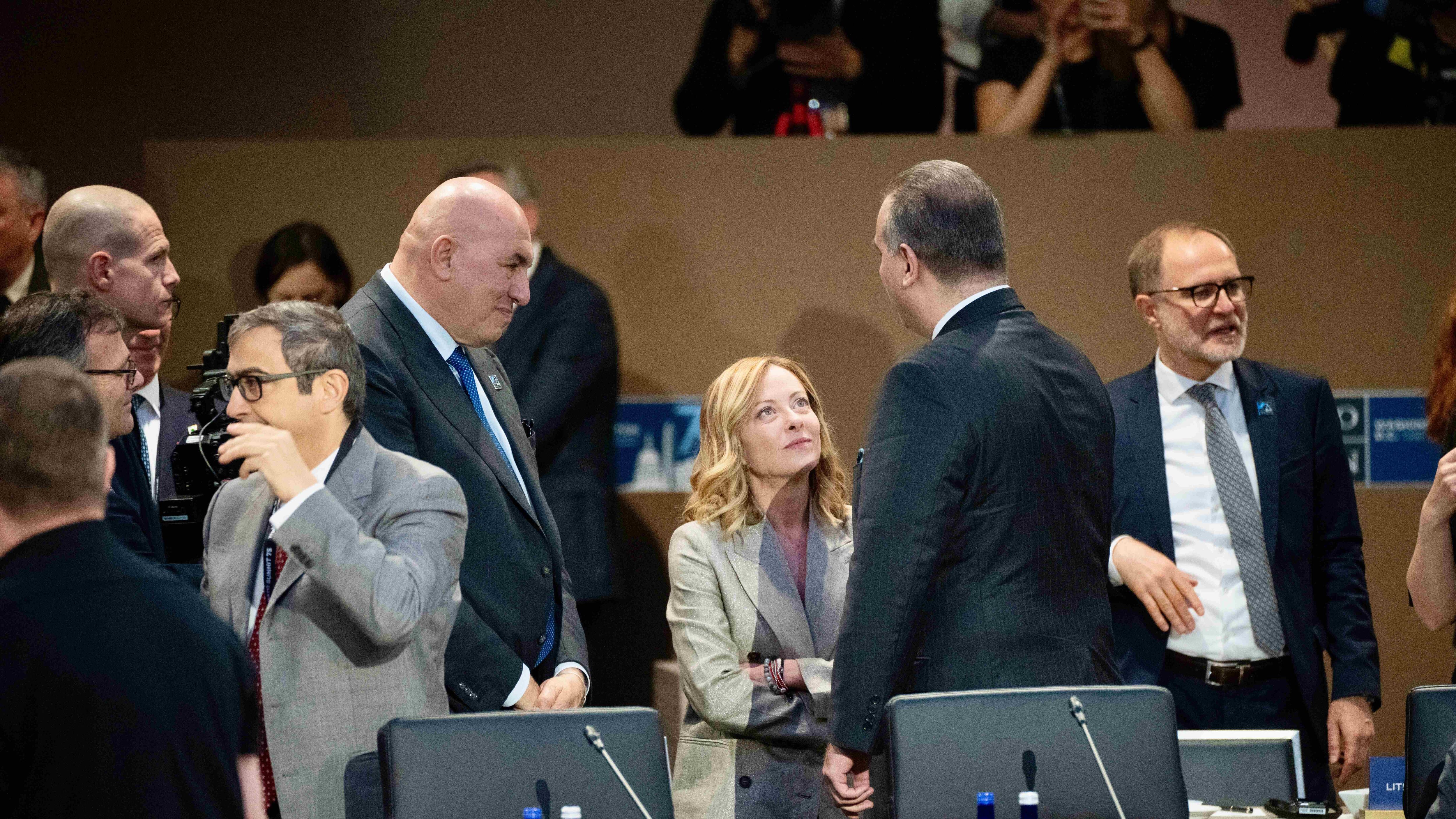Meloni e i dubbi di Salvini sulle armi a Kiev: nessun problema, la linea dell'Italia è chiara