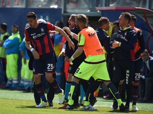Serie A, il Milan non sfonda a Crotone: l'Inter può agganciare i rossoneri