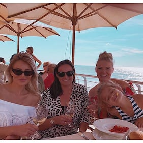 Chloe Sanderson pazza del suo Santon: le foto della bella ragazza inglese 1