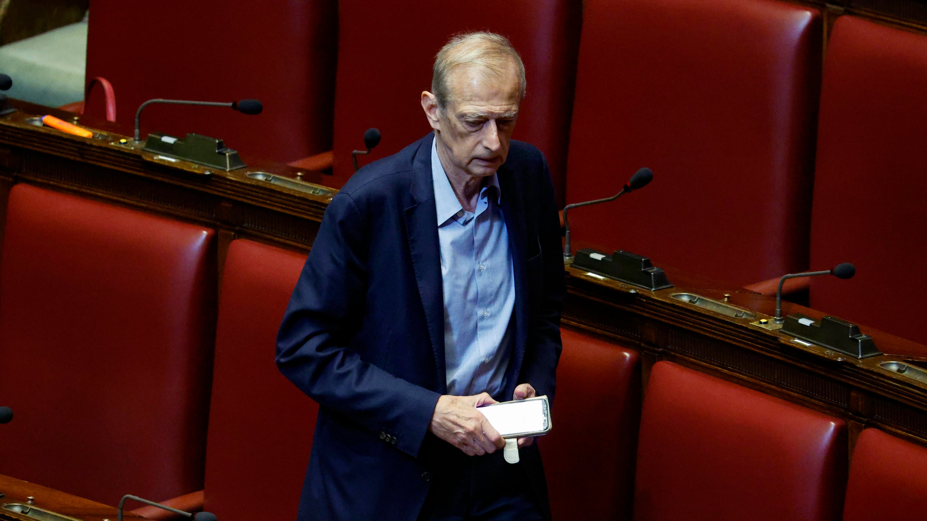 Fassino contro Conte: "Nessuna giustificazione per minore sostegno al popolo iraniano"