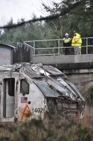Seattle, treno deraglia e precipita sull'autostrada 17