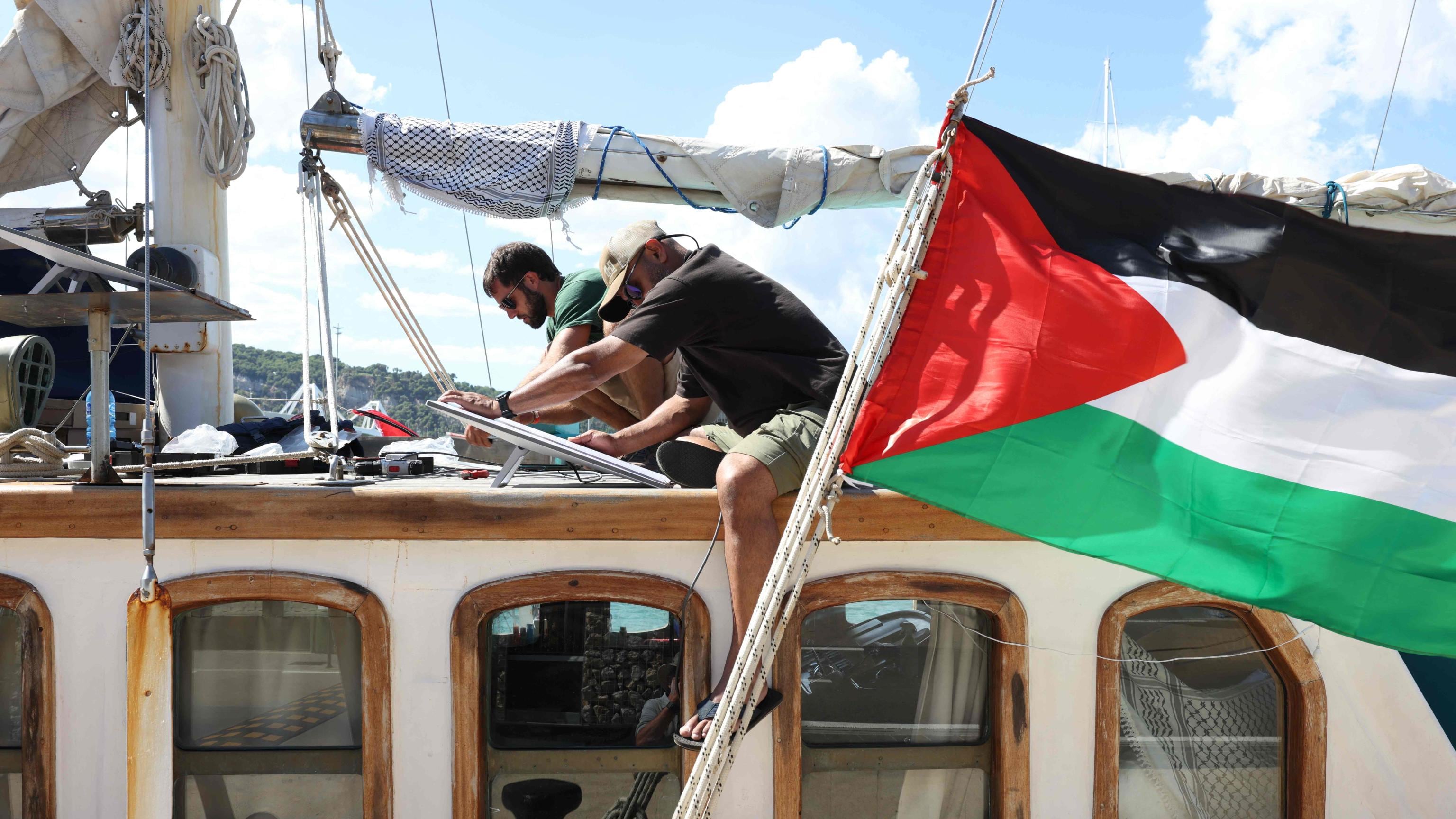 Il braccio armato della Flotilla pro Pal: camalli e centri sociali pronti alla violenza