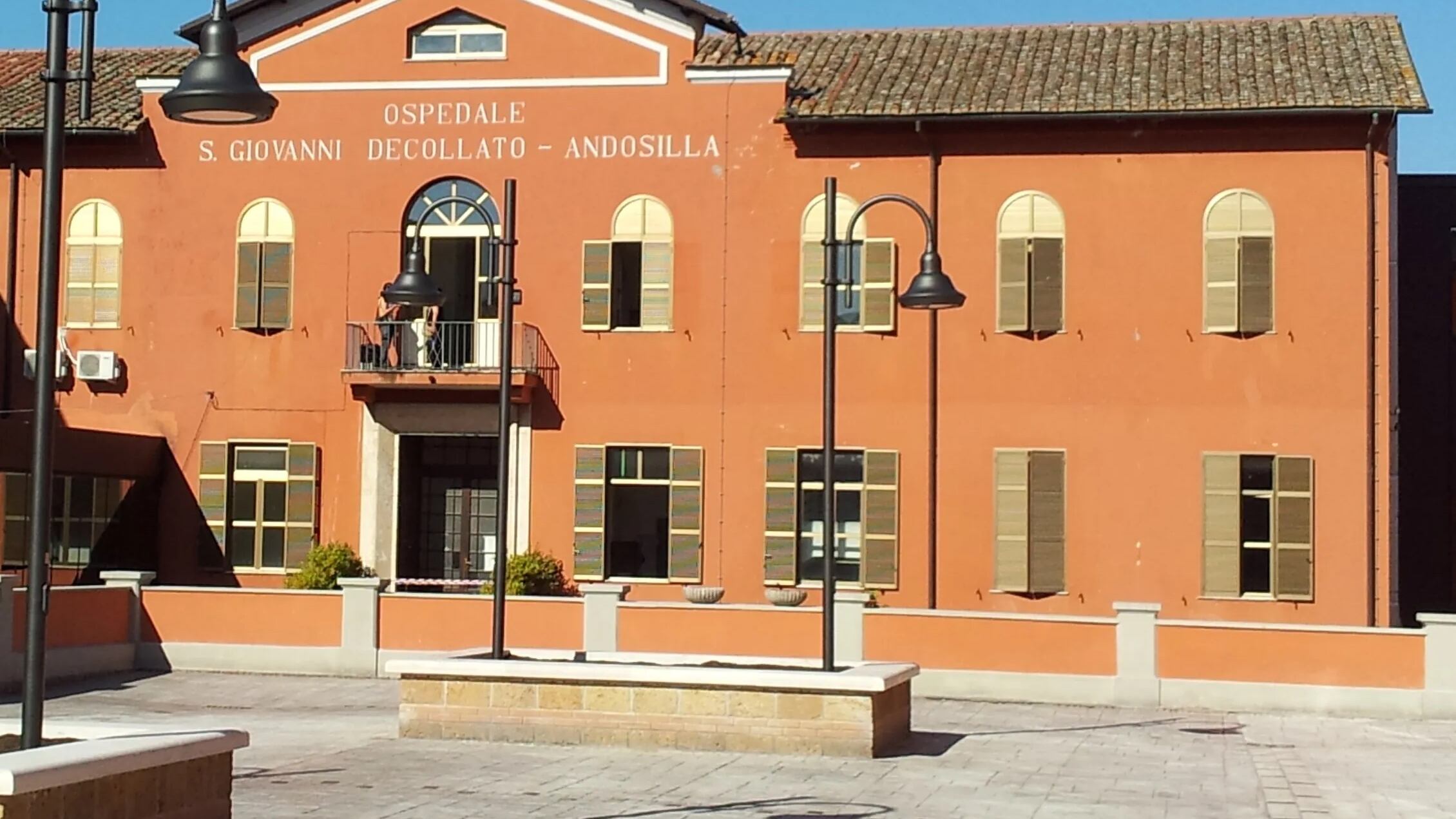 "Totale falsità", stangata del gip sull'uomo che ha portato la moglie morta in ospedale