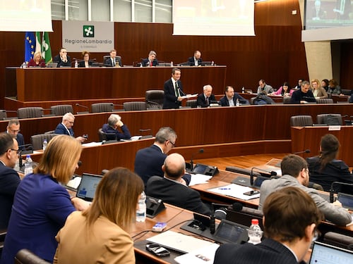 Fontana: "Legge sul fine vita". Feltri: "Serve il referendum"