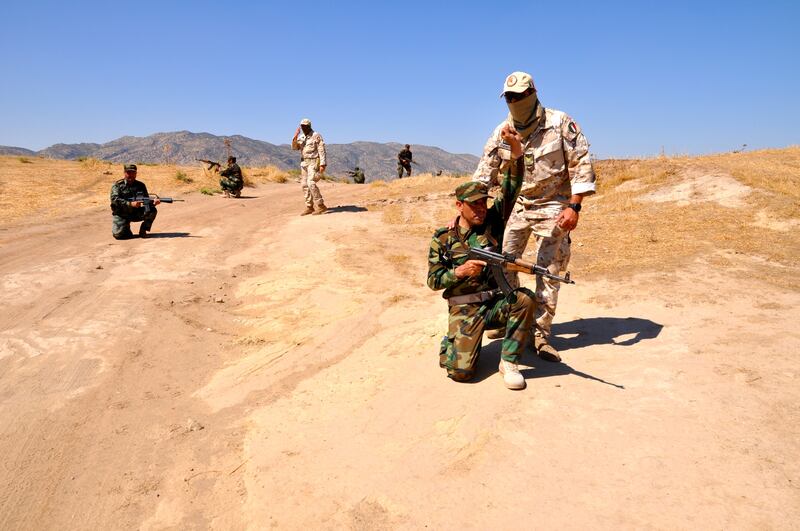 Addestramento dei guastatori paracadutisti ai Peshmerga contro le trappole esplosive