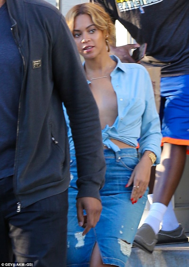 Beyoncé senza reggiseno 3