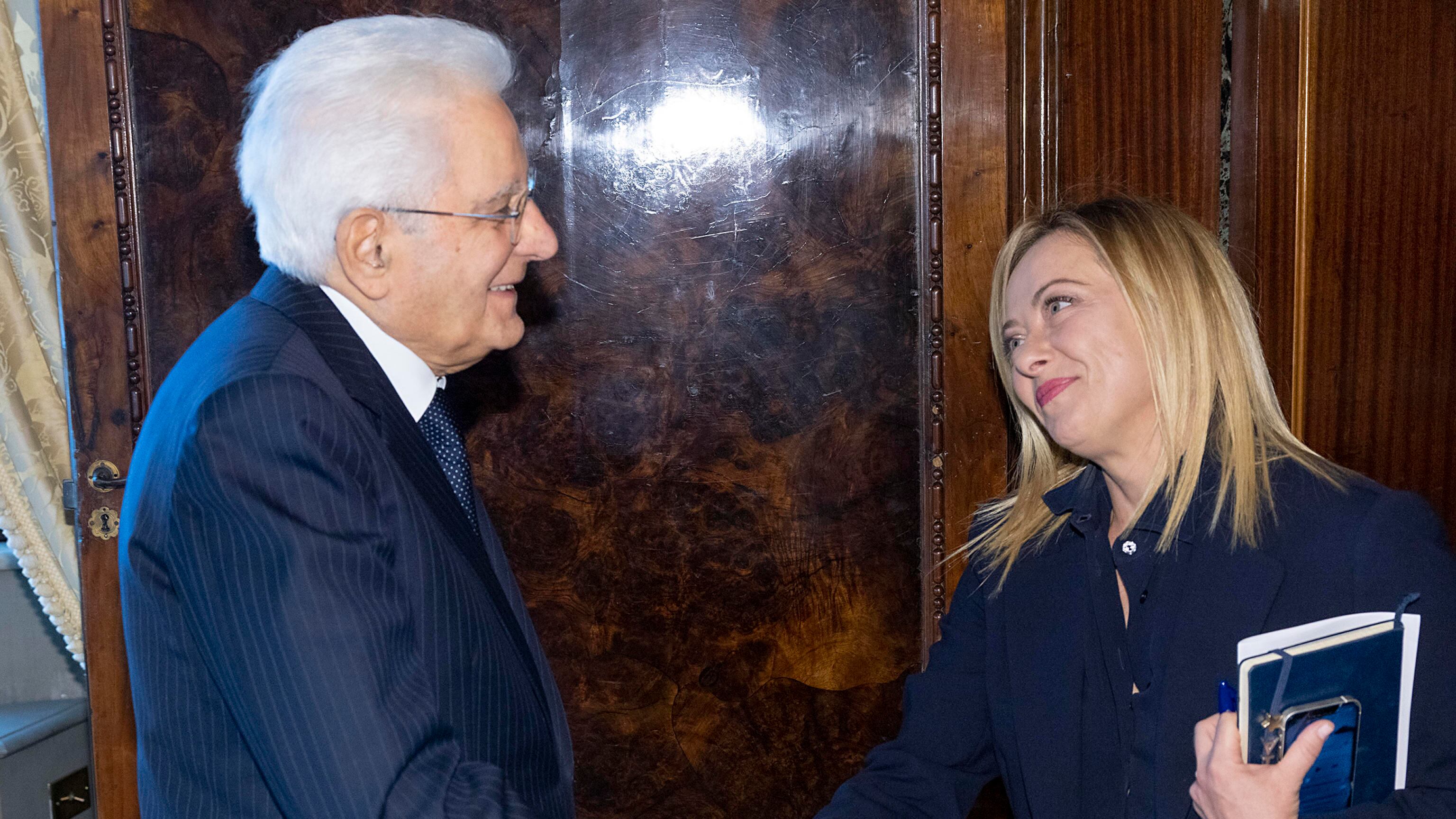 "Grazie". Meloni chiama Mattarella: cosa si sono detti