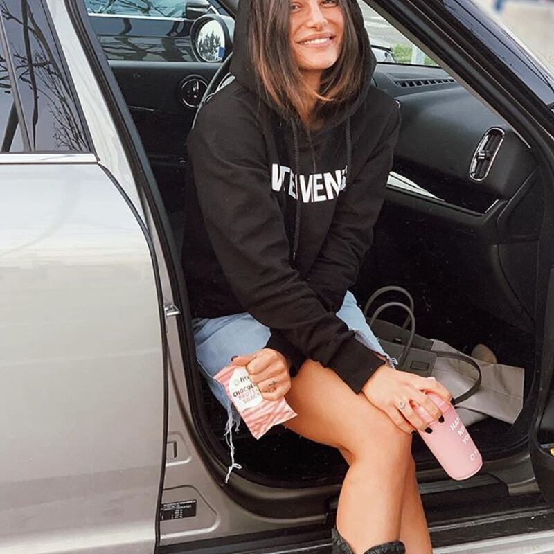 Ludovica Valli sensuale su Instagram: gli scatti dell'ex tronista di Uomini e Donne 1