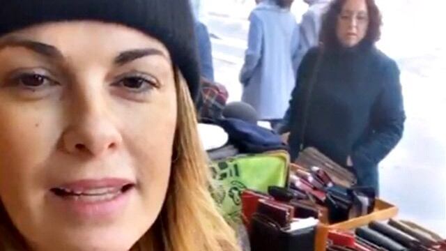 Il Natale di Vanessa Incontrada è in una bancarella del mercato