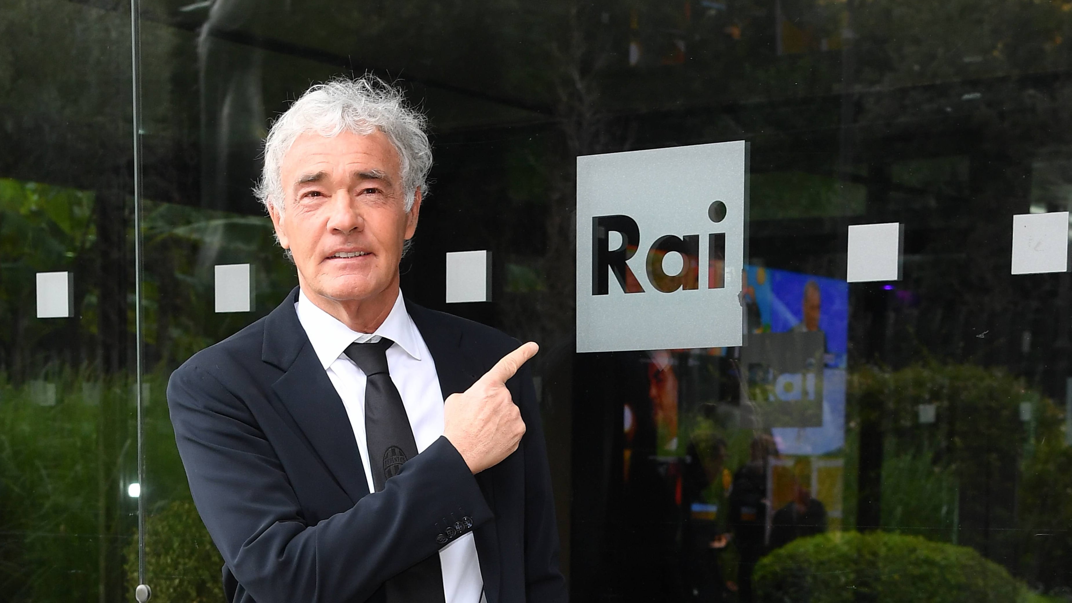 "Grazie Massimo ma...". La battuta velenosa della conduttrice a Giletti