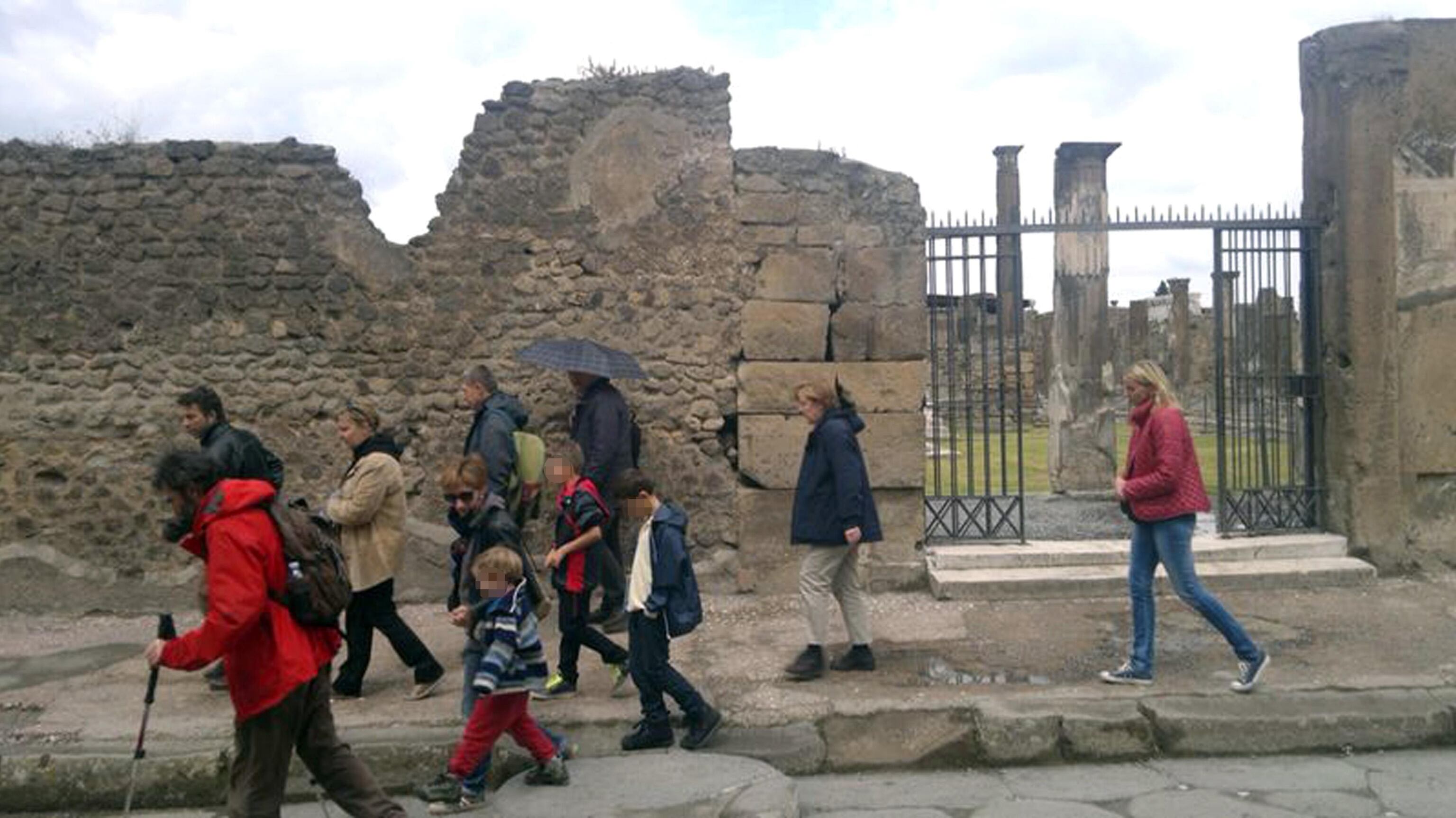 La Merkel visita gli scavi di Pompei