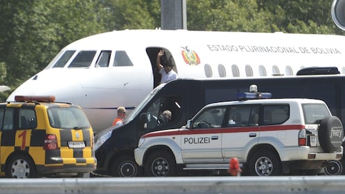 Datagate, aereo di Morales bloccato a Vienna. Snowden non è a bordo